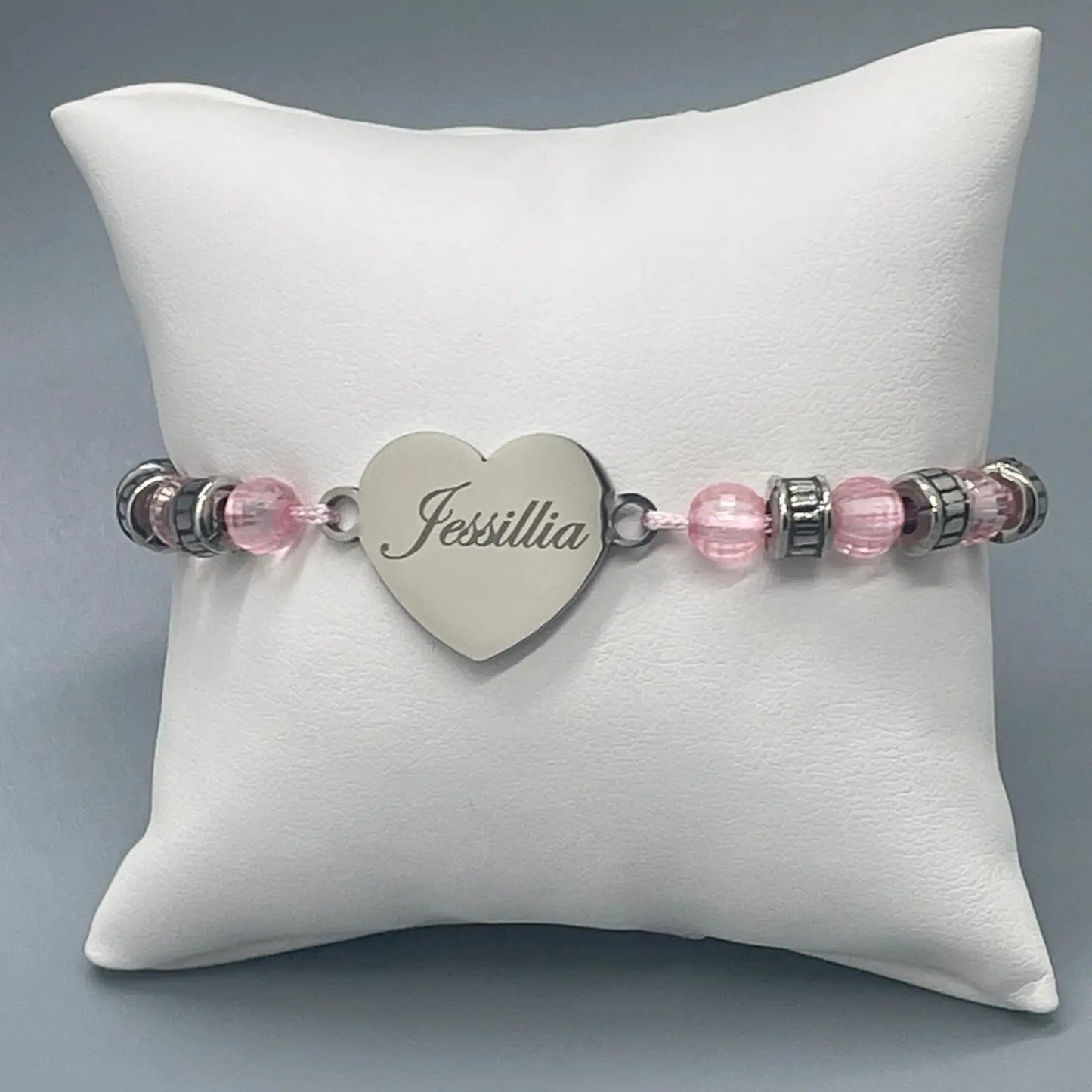 Bracelet Cœur Personnalisé en Perles Roses Clair - Gravure Laser ROUSSILLON CRÉATIONS