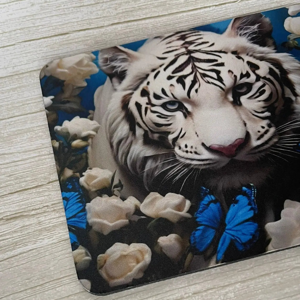 Tapis de souris design Tigre Blanc & Papillons Bleus ROUSSILLON CRÉATIONS