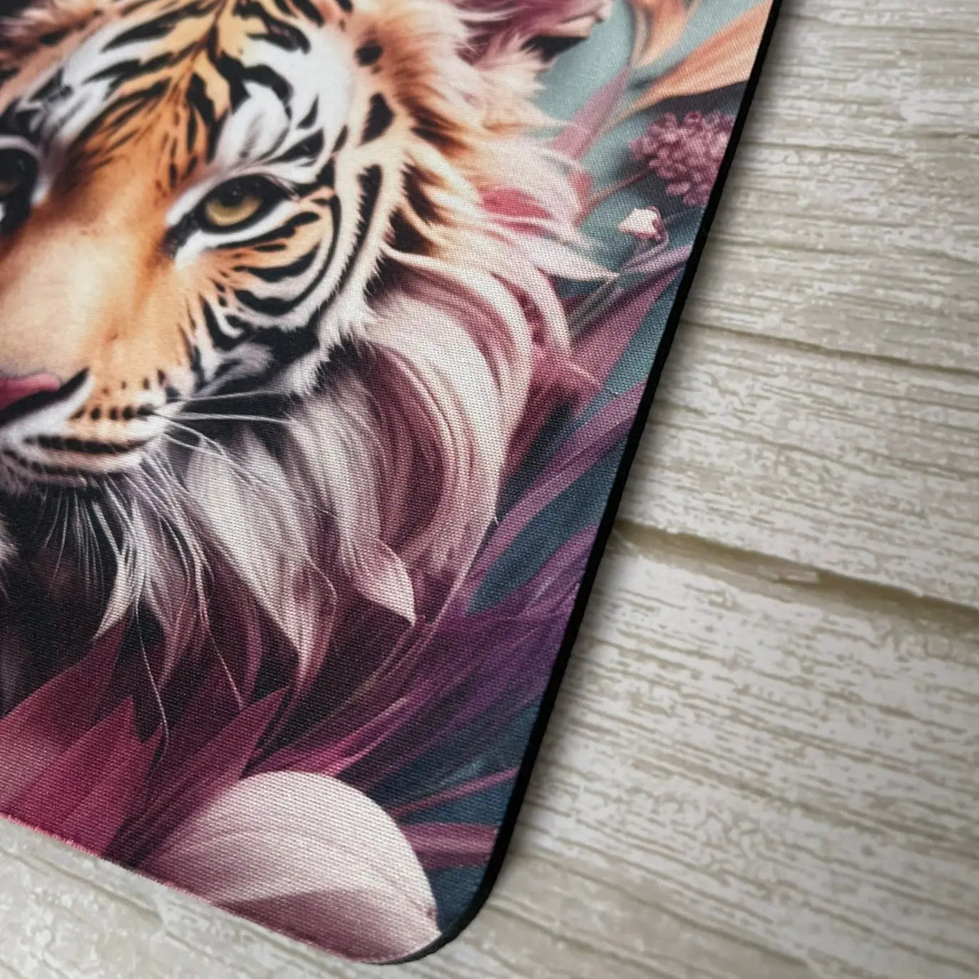 Tapis de Souris Tigre Majestueux & Fleurs Exotiques ROUSSILLON CRÉATIONS