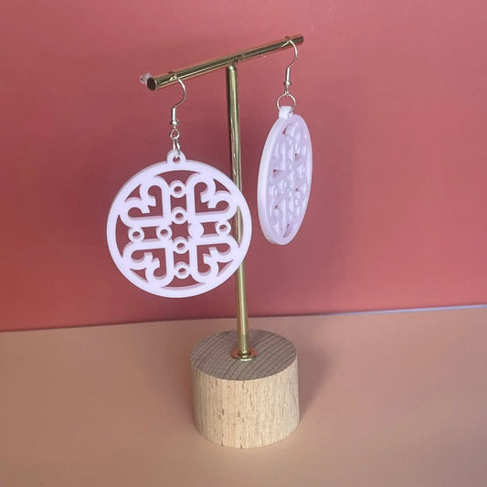Boucles d'oreilles "Médaillon Cœurs" — Acrylique Rose Pâle Pastel