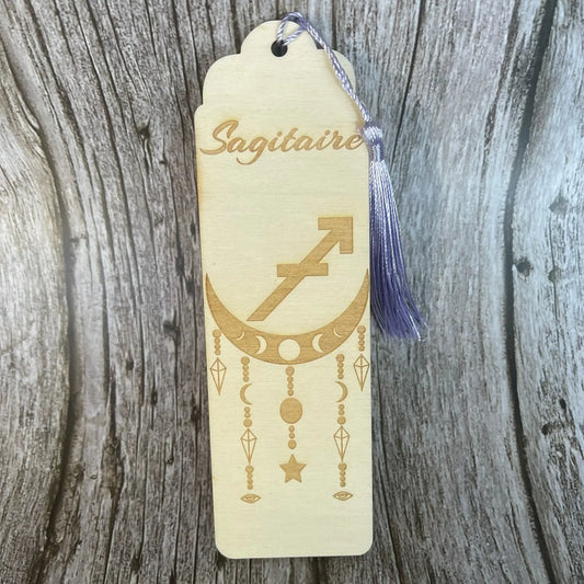 Marque-page astrologique Sagittaire en bois gravé – Signe du zodiaque