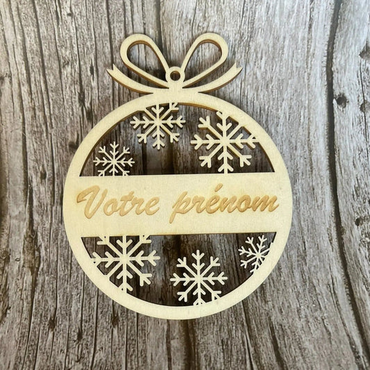 Boule de Noël personnalisée en bois – Décoration gravée avec prénom