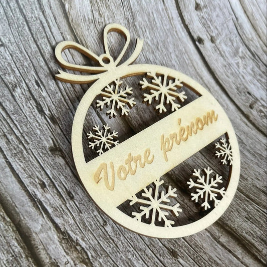 Décoration de Noël personnalisée en bois – Boule gravée avec prénom ROUSSILLON CRÉATIONS
