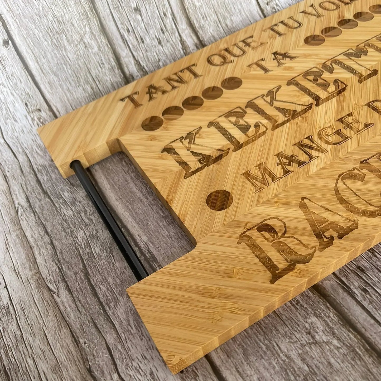 Planche à découper en bambou gravée – Tant que tu vois ta kekette mange de la raclette ROUSSILLON CRÉATIONS