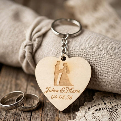 Porte-clés mariage personnalisé en bois – Cœur gravé avec prénoms et date Mariage Personnalisable Roussillon-Creations-Tautavel-66