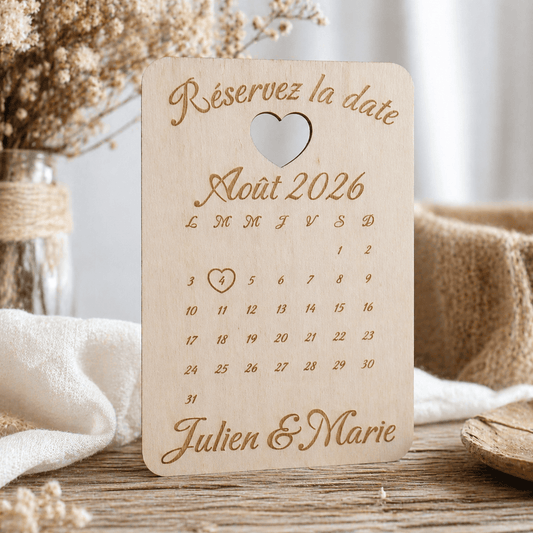 Save the Date en Bois Personnalisé – Calendrier Gravé Laser & Cœur Découpé Mariage Personnalisable Roussillon-Creations-Tautavel-66