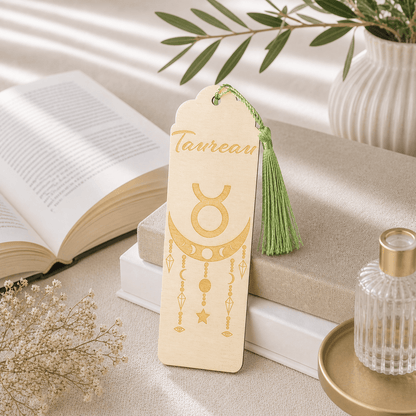 Marque-page astrologique Taureau en bois gravé – Signe du zodiaque