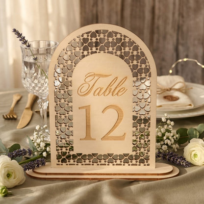 Numéro de table mariage en bois – Arche cœurs découpés laser avec socle Mariage Personnalisable Roussillon-Creations-Tautavel-66