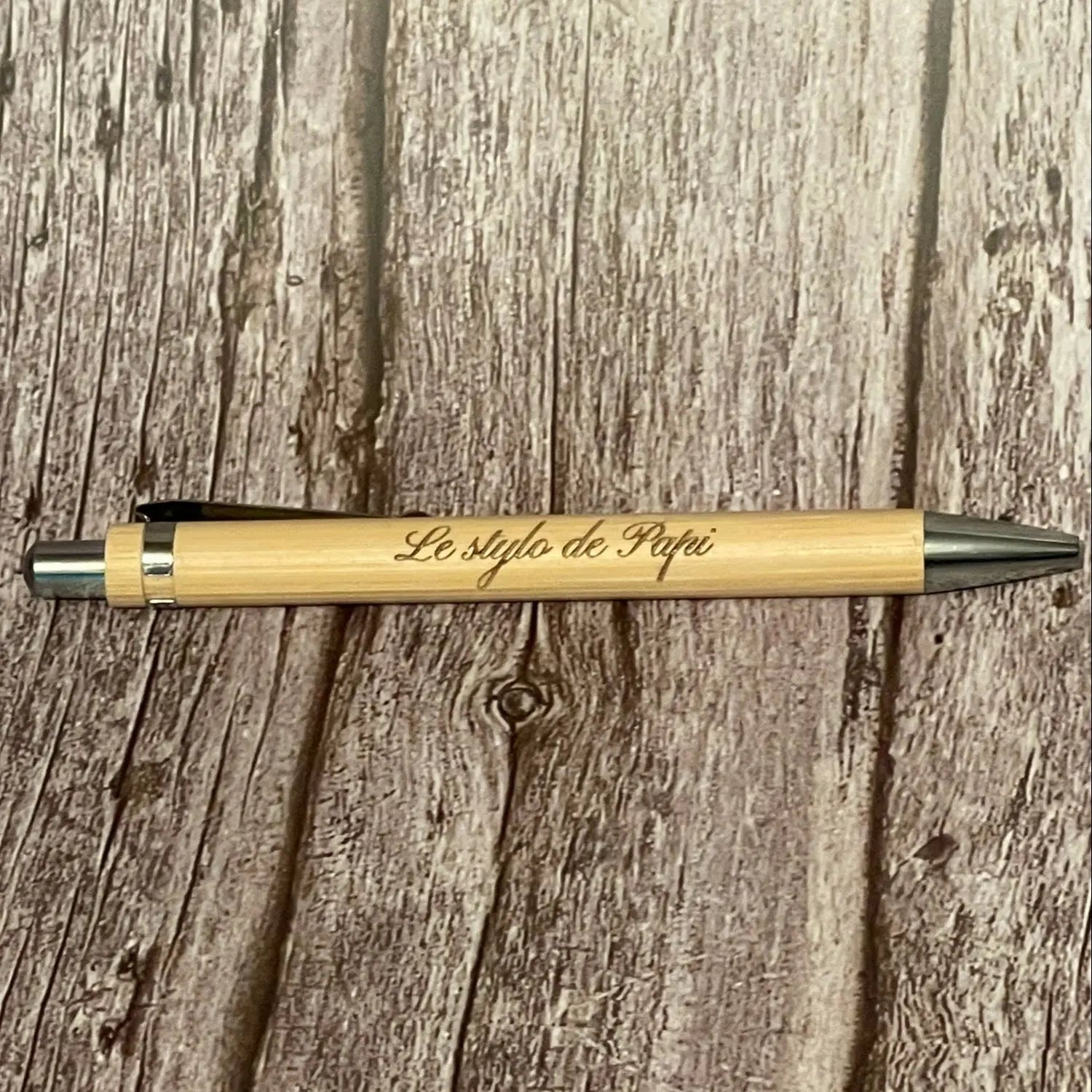 Stylo en bambou gravé « Le stylo de Papi » — Cadeau personnalisé ROUSSILLON CRÉATIONS