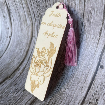 Marque-page en bois gravé “Juste un chapitre de plus” – Accessoire de lecture artisanal ROUSSILLON CRÉATIONS