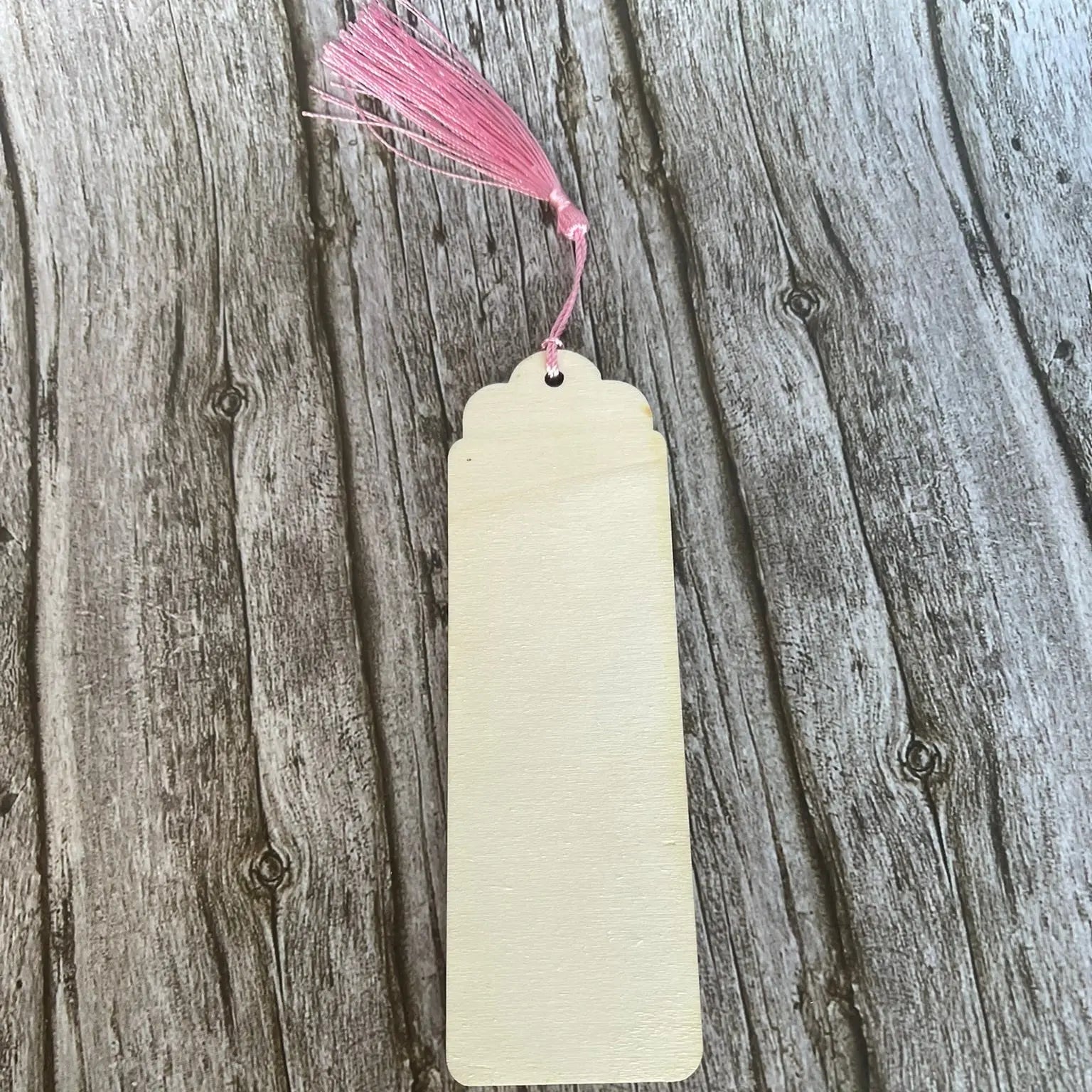 Marque-page en bois gravé “Juste un chapitre de plus” – Accessoire de lecture artisanal ROUSSILLON CRÉATIONS