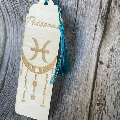 Marque-page astrologique Poissons en bois gravé – Signe du zodiaque ♓ ROUSSILLON CRÉATIONS