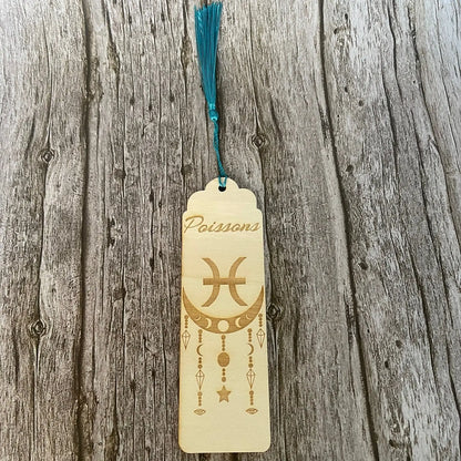 Marque-page astrologique Poissons en bois gravé – Signe du zodiaque ♓ ROUSSILLON CRÉATIONS