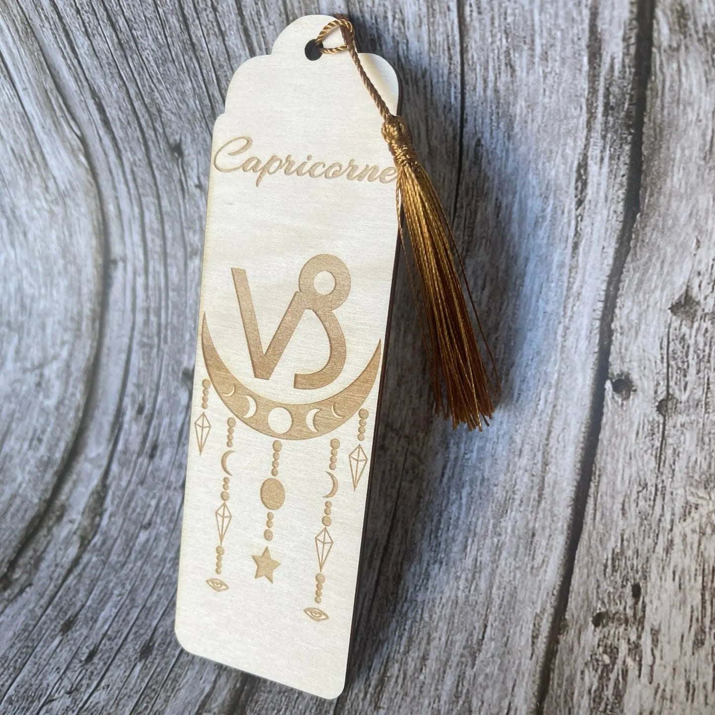 Marque-page astrologique Capricorne en bois gravé – Signe du zodiaque ♑ ROUSSILLON CRÉATIONS