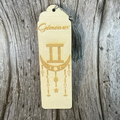 Marque-page astrologique Gémeaux en bois gravé – Signe du zodiaque ♊ - ROUSSILLON CRÉATIONS
