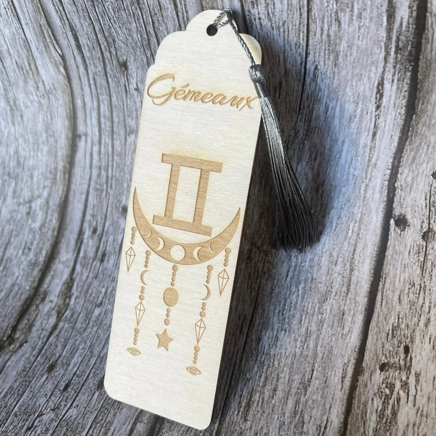 Marque-page astrologique Gémeaux en bois gravé – Signe du zodiaque ♊ - ROUSSILLON CRÉATIONS