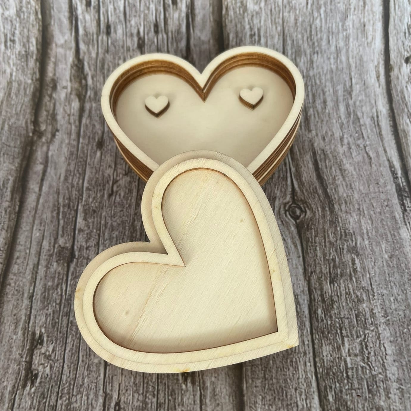 Boite à Alliances Cœur en Bois – Personnalisée Prénoms & Date Mariage Personnalisable Roussillon-Creations-Tautavel-66