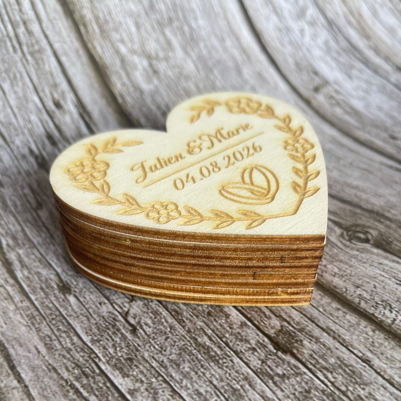 Boite à Alliances Cœur en Bois – Personnalisée Prénoms & Date Mariage Personnalisable Roussillon-Creations-Tautavel-66