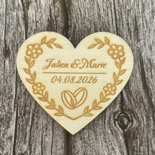 Magnet mariage personnalisé en bois – Cœur gravé avec prénoms et date Mariage Personnalisable Roussillon-Creations-Tautavel-66