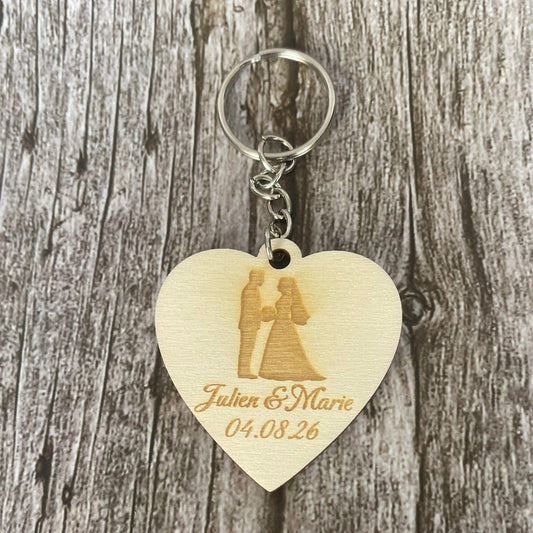 Porte-clés mariage personnalisé en bois – Cœur gravé avec prénoms et date Mariage Personnalisable Roussillon-Creations-Tautavel-66