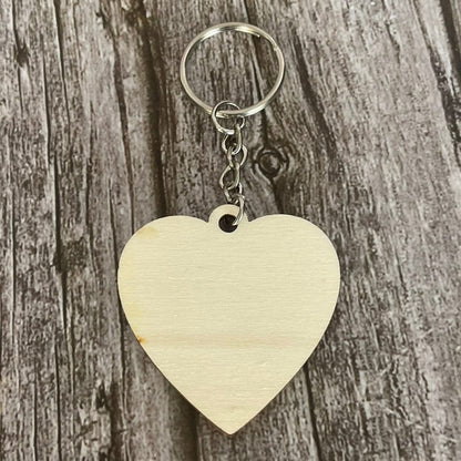 Porte-clés mariage personnalisé en bois – Cœur gravé avec prénoms et date Mariage Personnalisable Roussillon-Creations-Tautavel-66