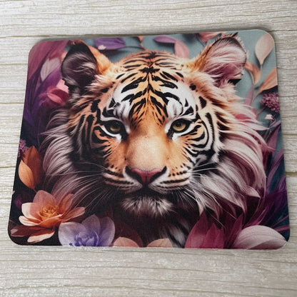 Tapis de Souris Tigre Majestueux & Fleurs Exotiques ROUSSILLON CRÉATIONS