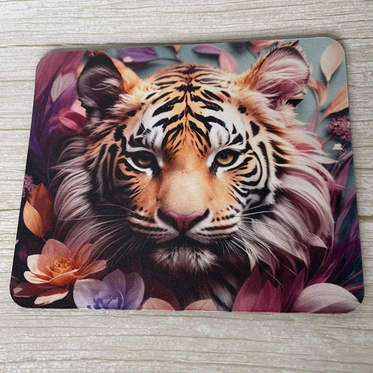 Tapis de Souris Tigre Majestueux & Fleurs Exotiques ROUSSILLON CRÉATIONS