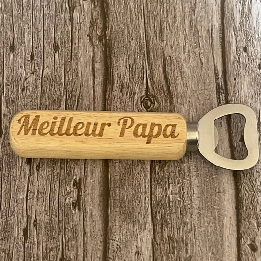 Décapsuleur plat en bois naturel avec gravure laser Meilleur Papa vue de dessus.