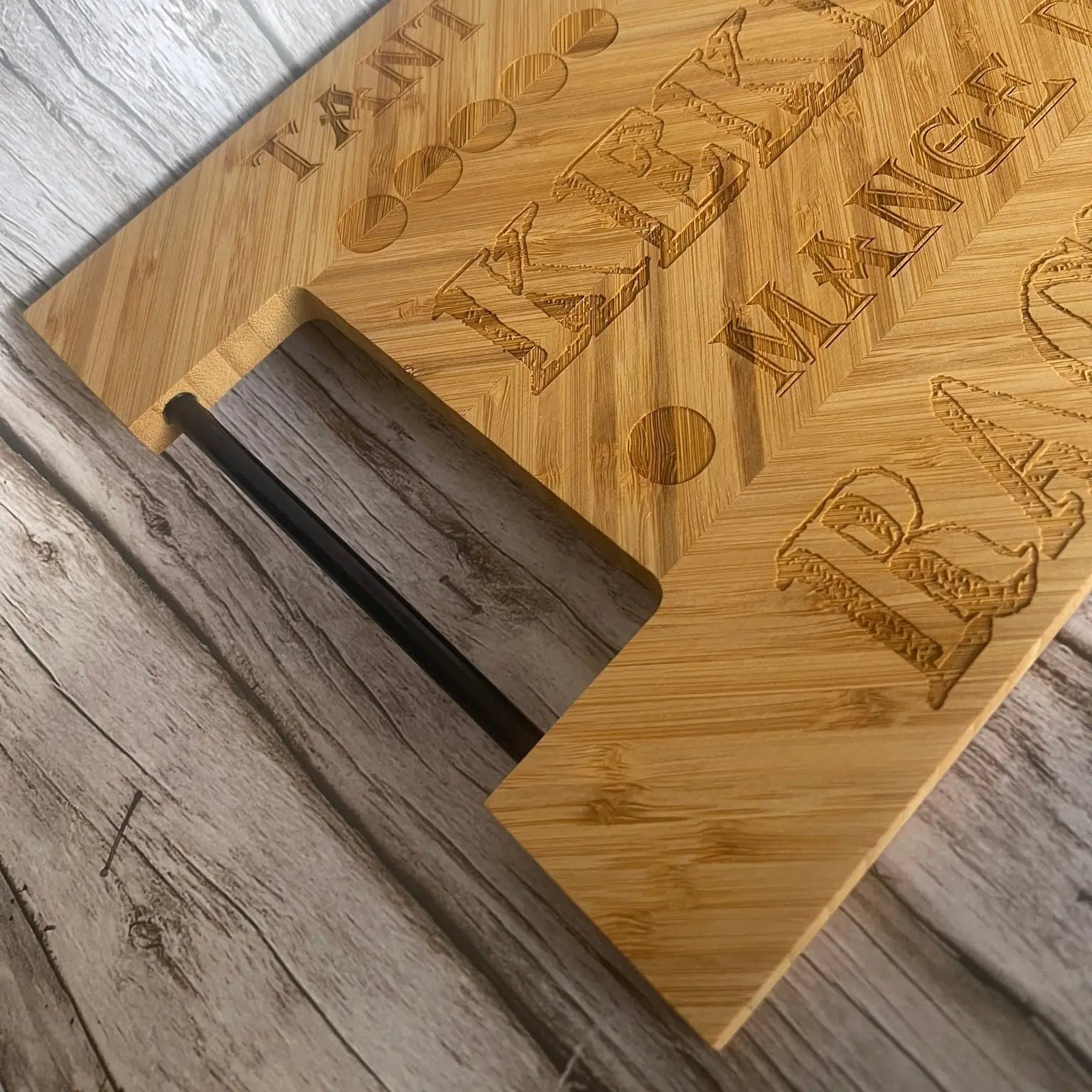 Planche à découper en bambou gravée – Tant que tu vois ta kekette mange de la raclette Planche à découper / planche apéro Roussillon-Creations-Tautavel-66