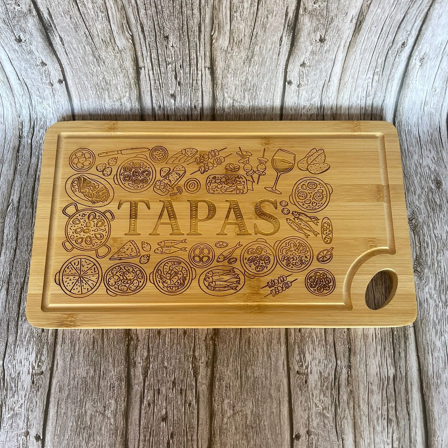 Planche à découper bambou gravée "Tapas" – Cadeau apéro original fabriqué en France Planche à découper / planche apéro Roussillon-Creations-Tautavel-66