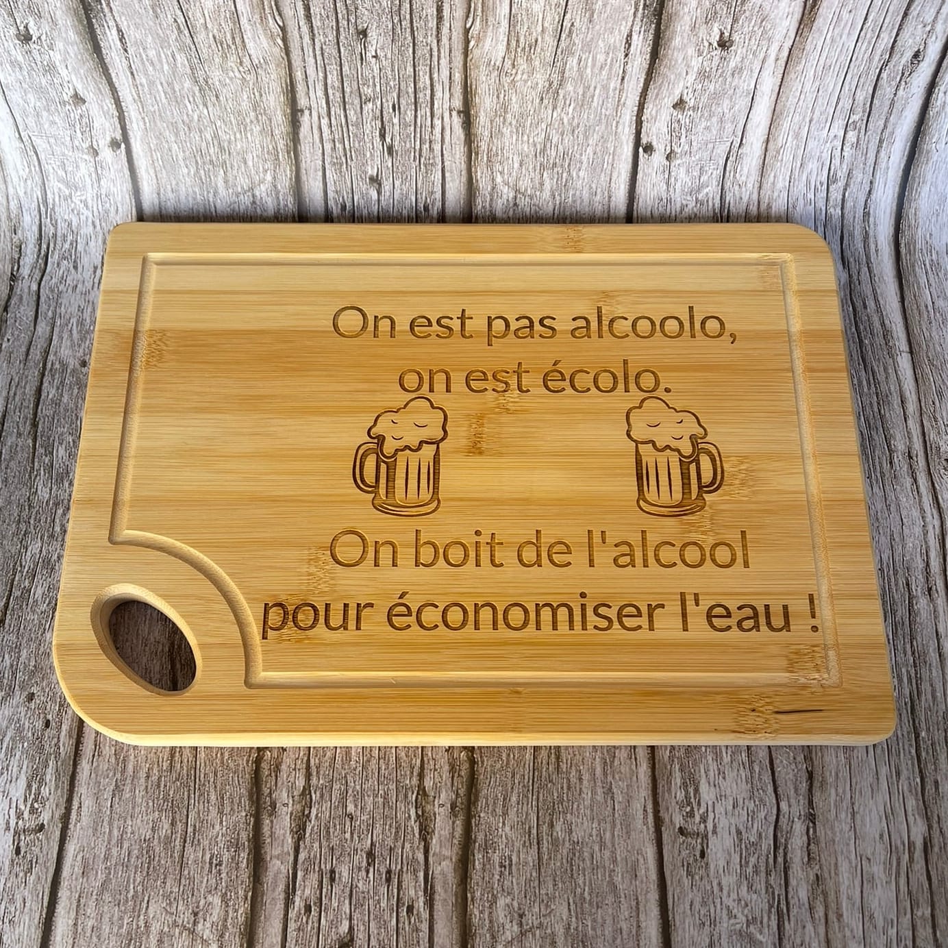 Planche à Découper Bambou Gravée – On est pas alcoolo, on est écolo ! Planche à découper / planche apéro Roussillon-Creations-Tautavel-66