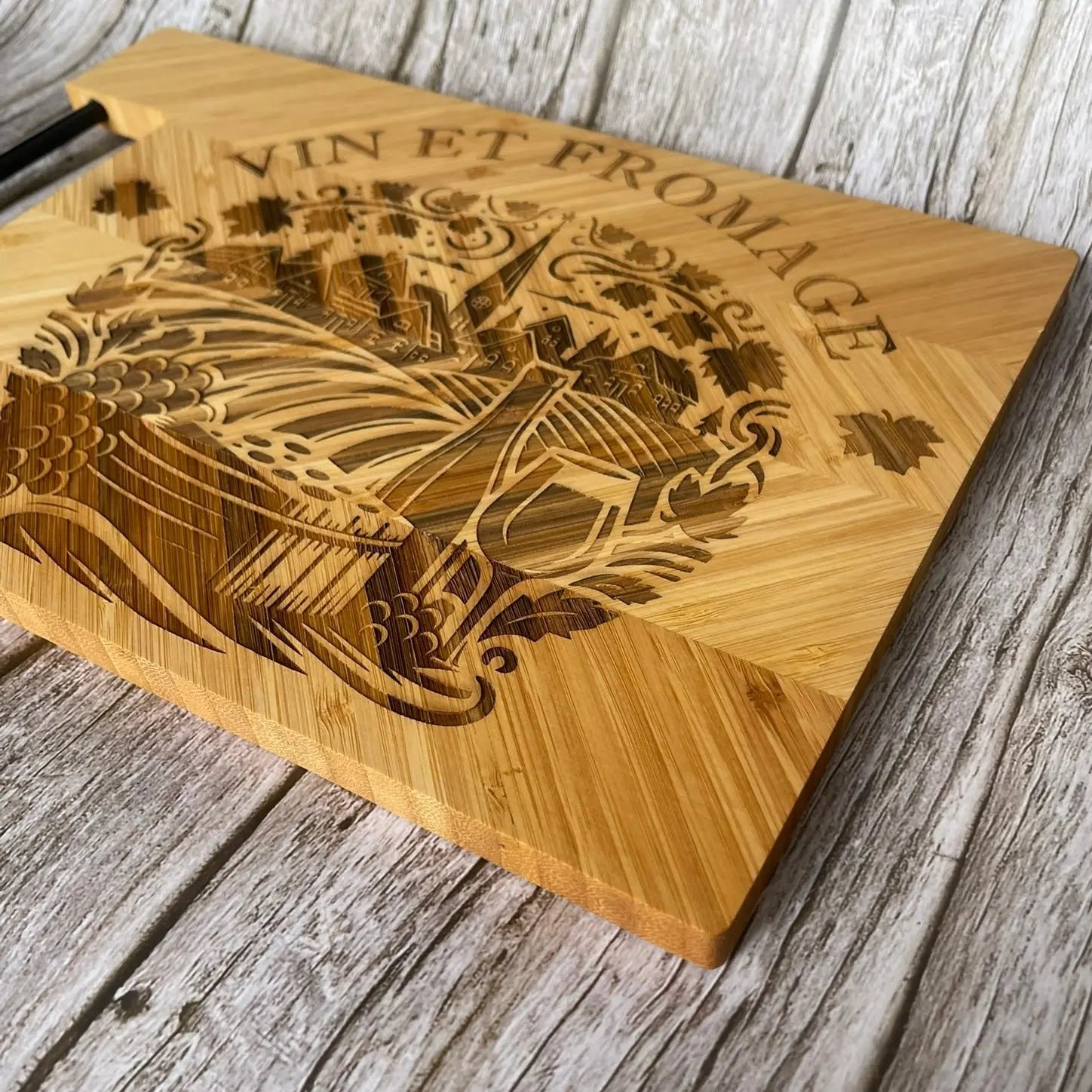 Planche à Découper en bambou gravée -Vin et Fromage ROUSSILLON CRÉATIONS