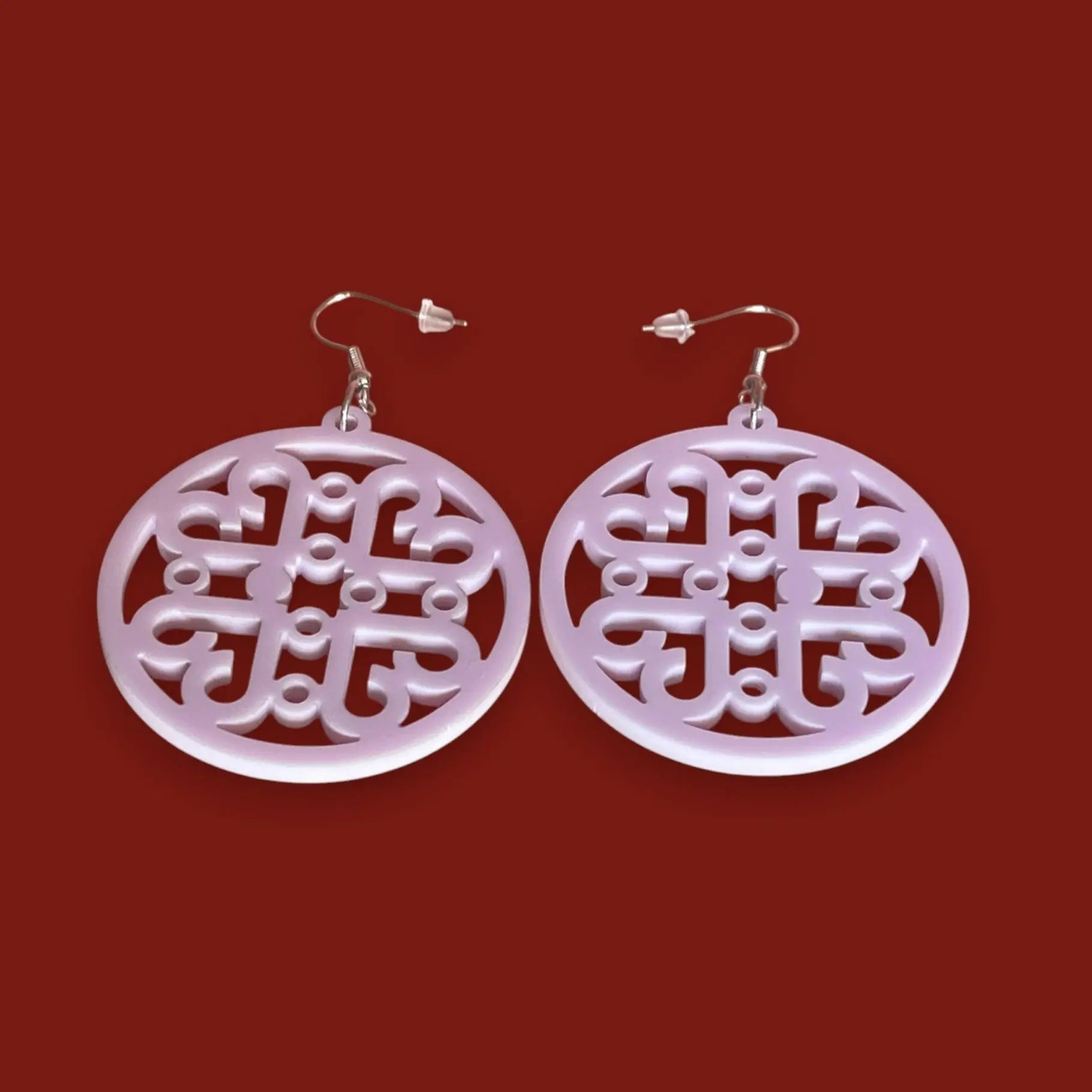 Boucles d'oreilles "Médaillon Cœurs" — Acrylique Rose Pâle Pastel ROUSSILLON CRÉATIONS